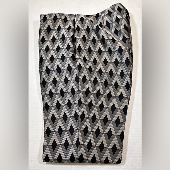 Lafayette 148 Geometric/Diamond Print Pant - Picture 6 of 13